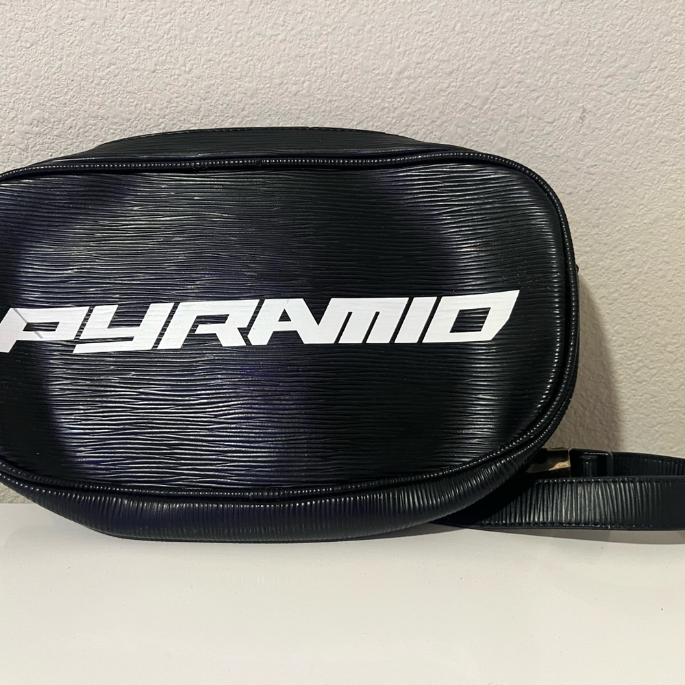 Black Pyramid Chris Brown Brand Streetwear Athletic Crossbody Waist Belt Bag